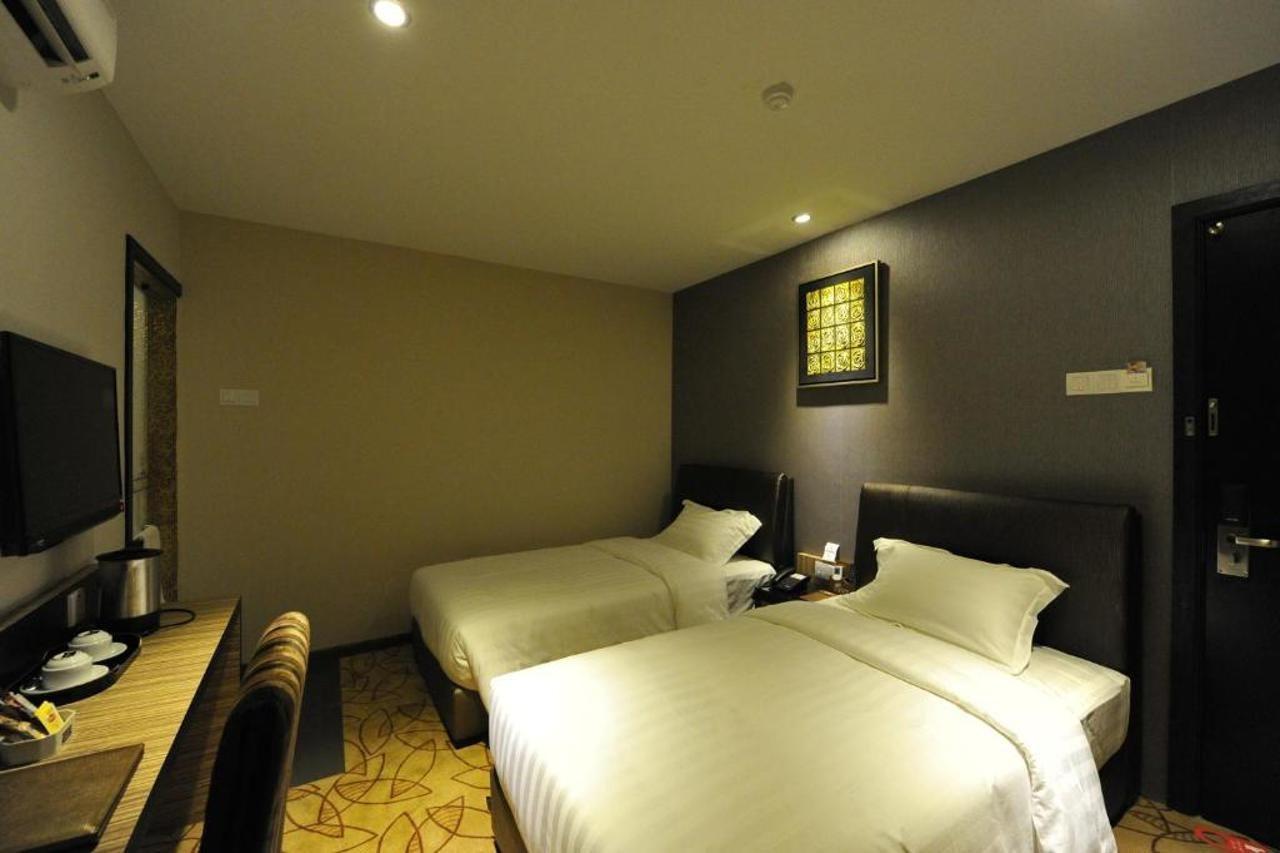 Milano Hotel Kluang Esterno foto