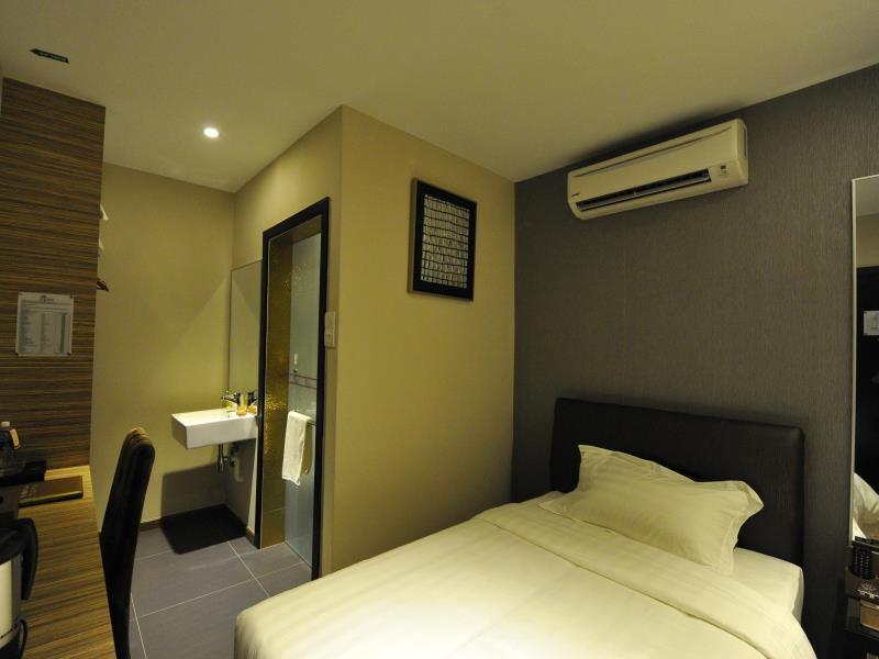 Milano Hotel Kluang Esterno foto